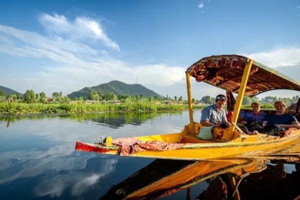Shikara Ride In Dal Lake Is A Must Go To If You Are Visiting Dal Lake Shikara Ride In Dal Lake Is A Must Go To If You Are Visiting Dal Lake
